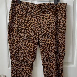 Time and Tru leopard leggings